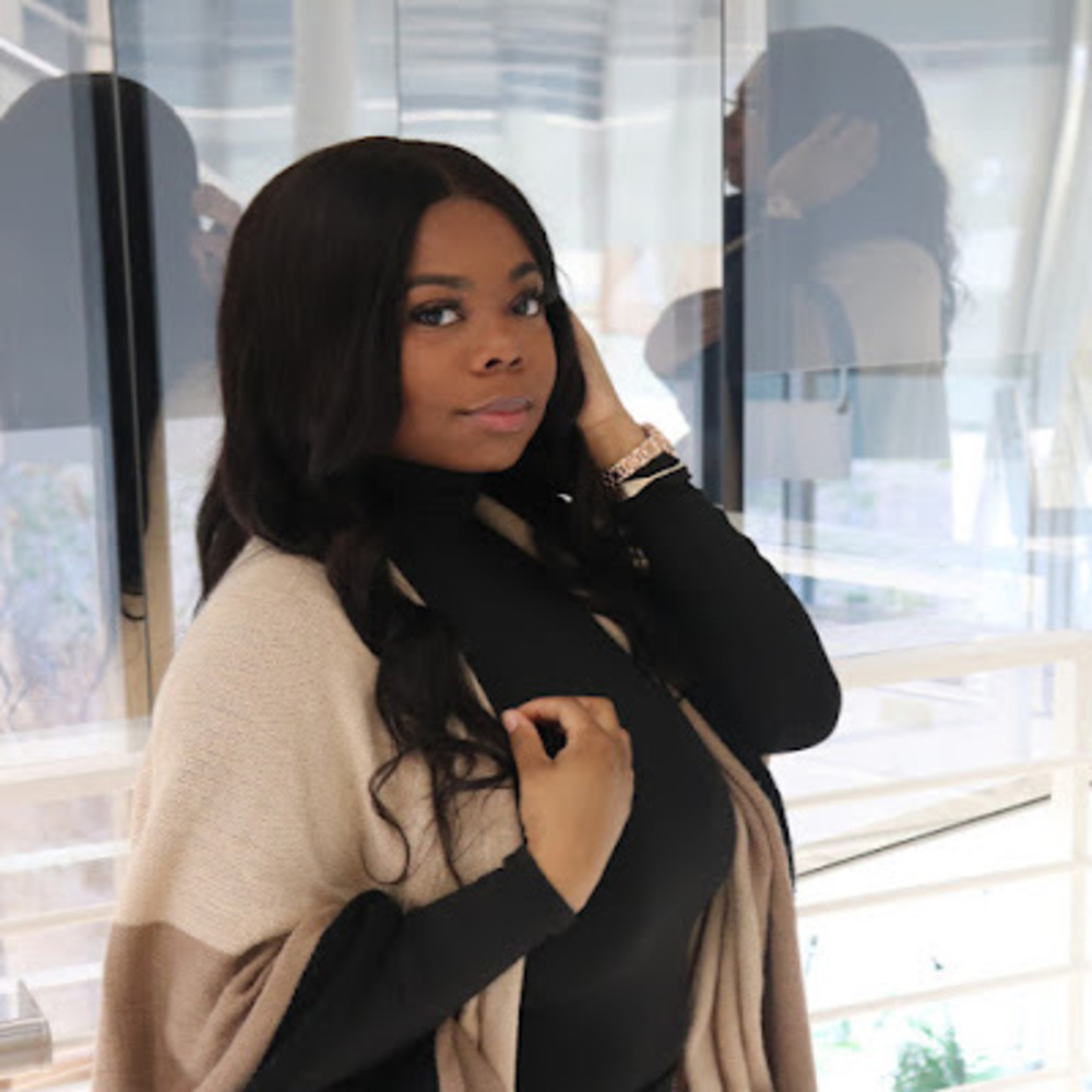 Meet your Posher, Janaya